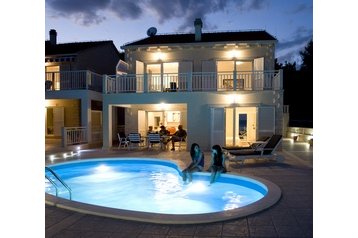 Hrvaška Chata Sumartin, Eksterier